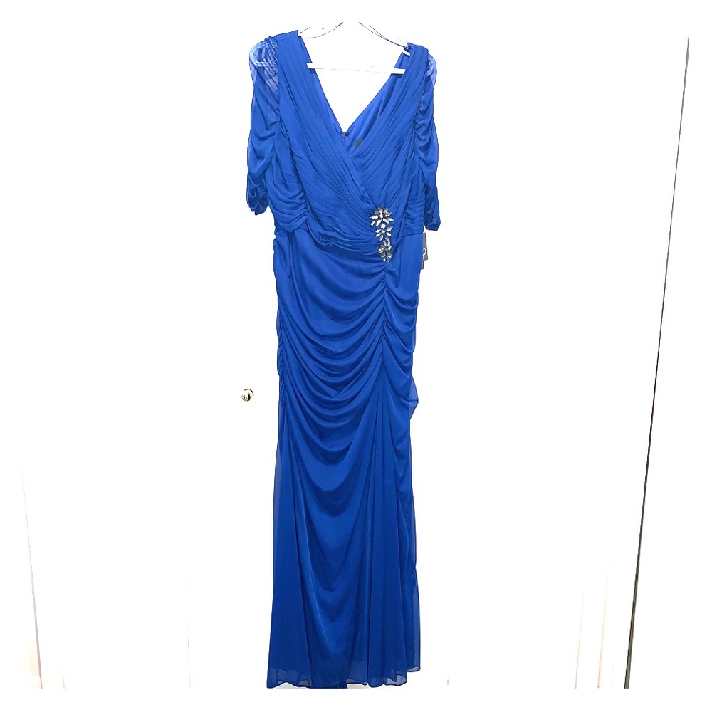 Gorgeous Blue Adrianna Papell Gown